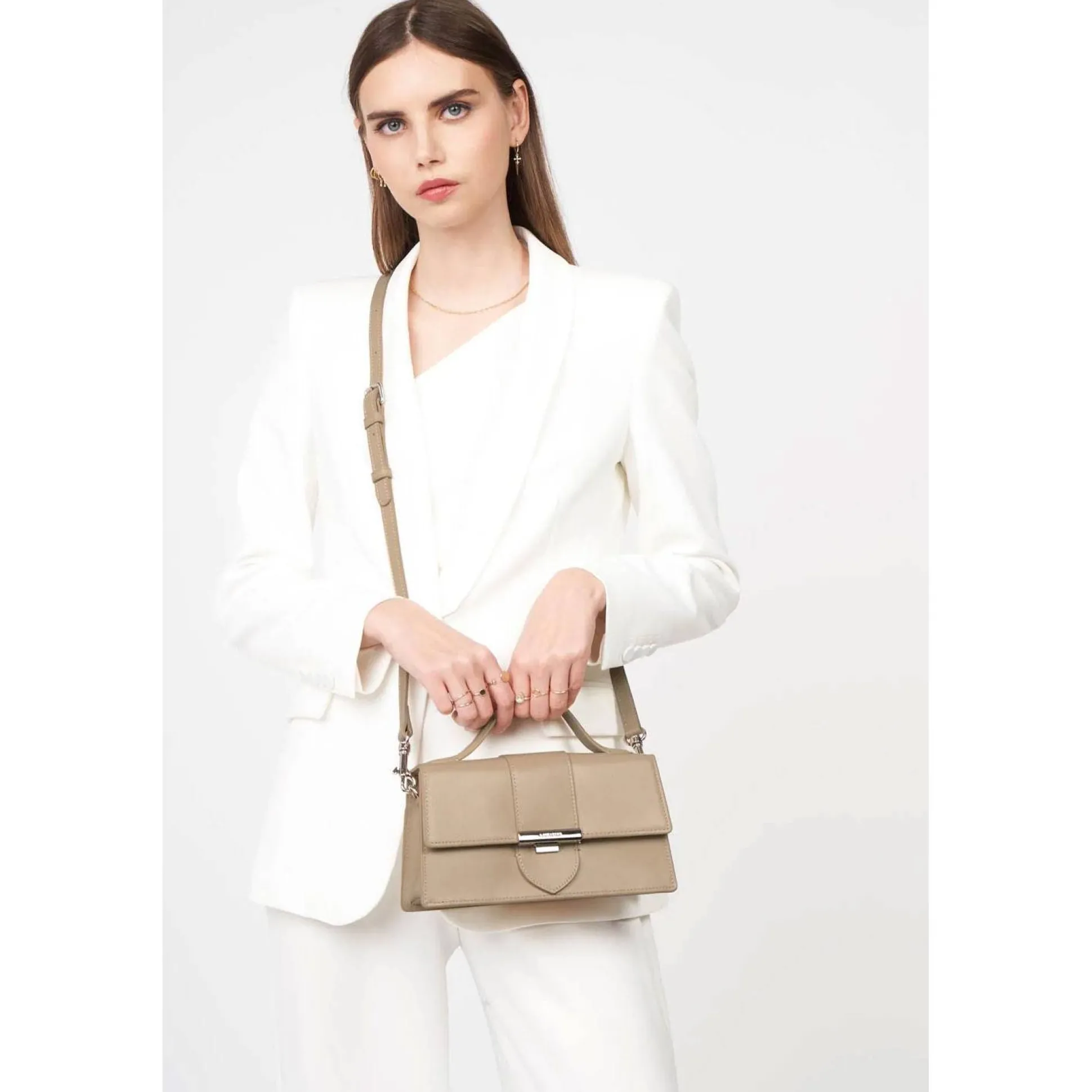Lancaster Sac baguette a rabat fermoir Paris Ily*Femme Sacs Bandoulière