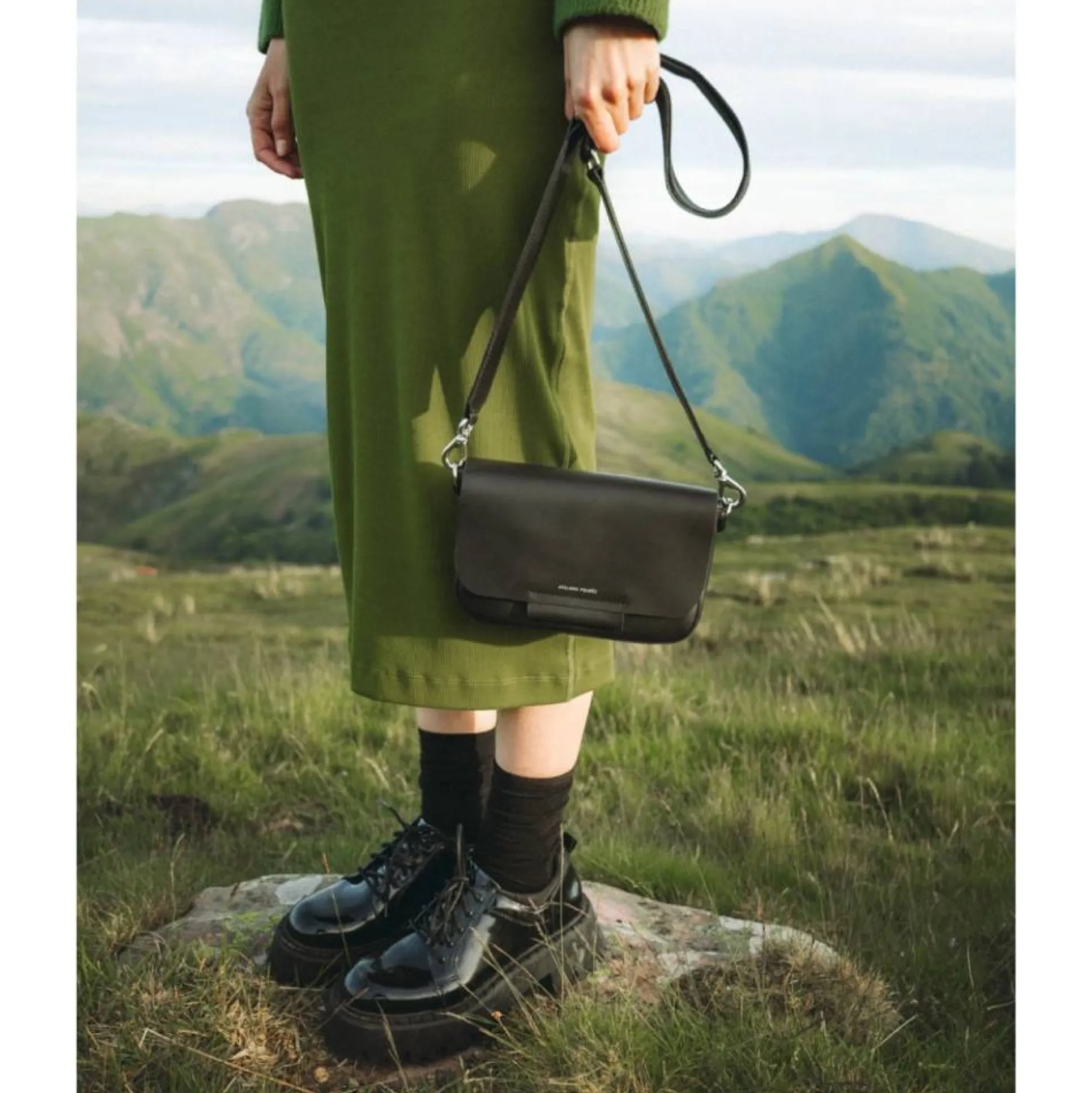 Les Ateliers Foures Sac porte croise Calista cuir lisse*Femme Sacs Bandoulière